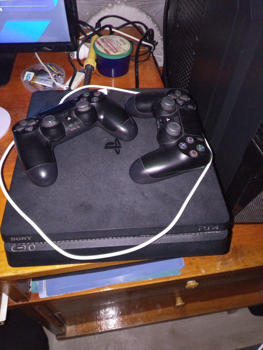 Ps4 slim 500gb два геймпада