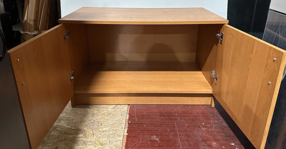 2 buc Comoda cu 2 usi si rafturi; Mic Dulap