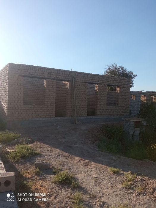 Курилиш тугаланмаган ховли сотилади