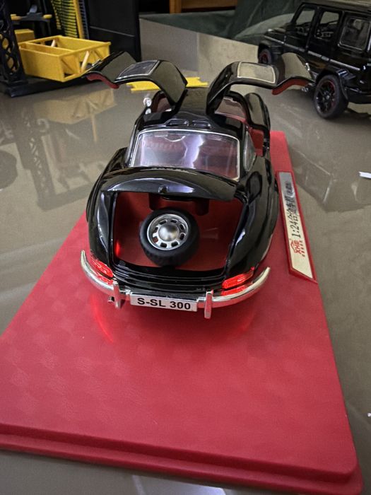 1:24 olchamdagi sifatli model mashina sotiladi
