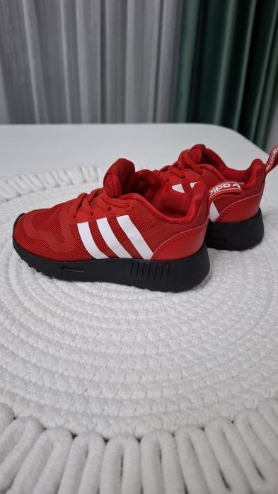 Adidași Adidas culoare roșie