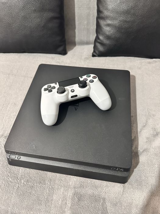 Vand / schimb cu laptop Playstation 4 slim (PS4  slim )