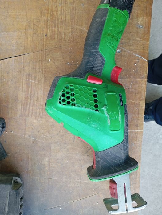 Саблен трион.  .