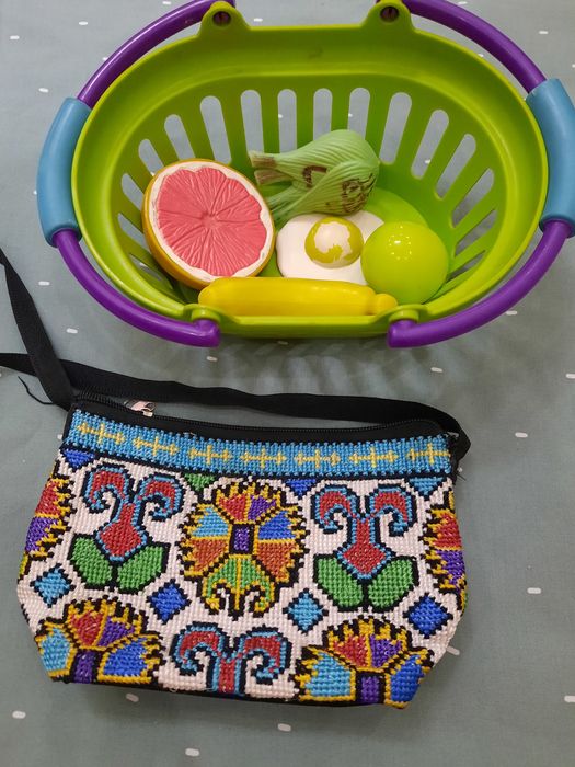 Корзинка от ELC и сумочка с узорами