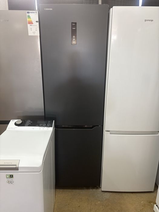 Frigider cu congelator Toshiba No Frost