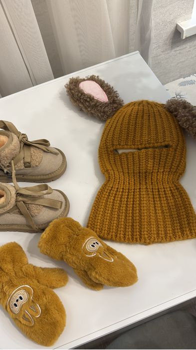 Продам новый комплект за 7000 тг обувь шапка