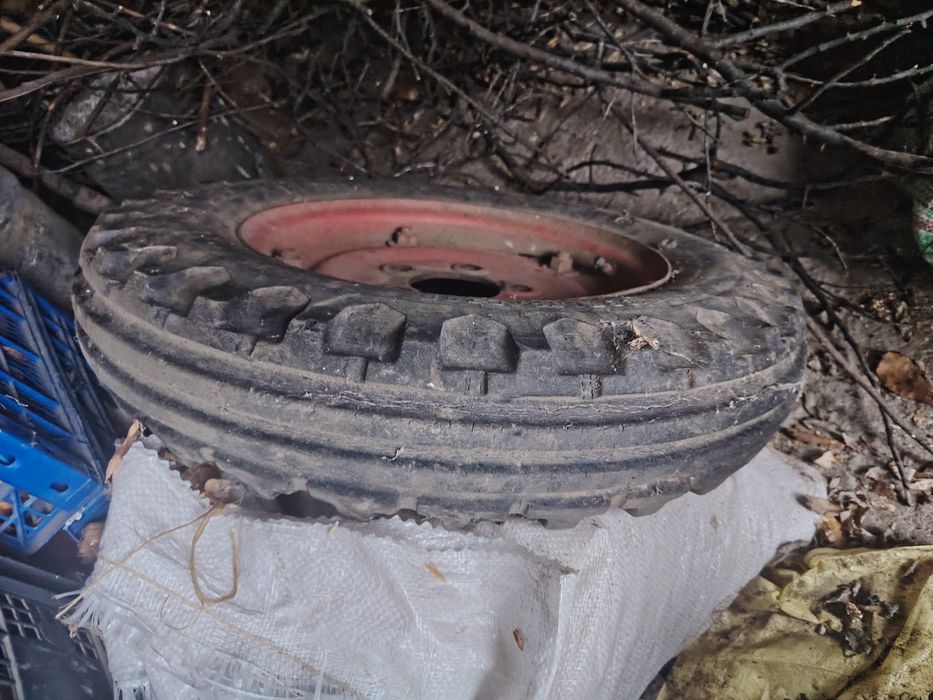 Janta + 2 cauciucuri R 15