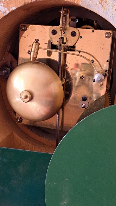 Ceas cu pendul de perete