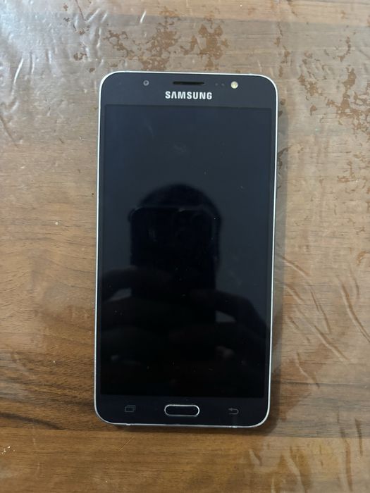 Продам Samsung j7 2016