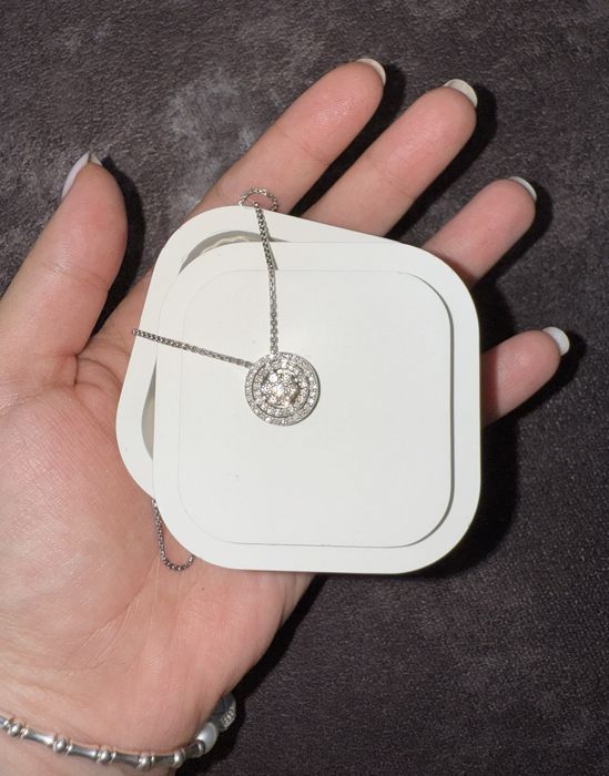 Продаю шикарный кулон подвес  бриллиантами белое золото 585 0.80 карат