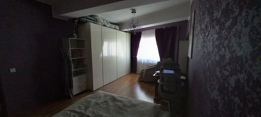 Închiriez apartament 3 camere