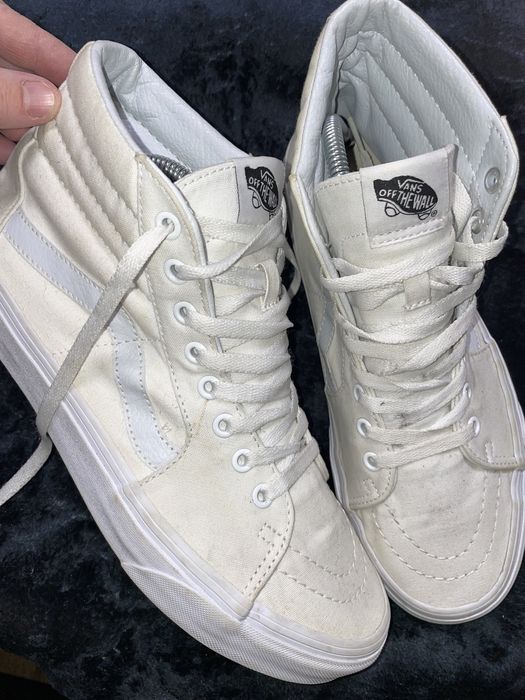 Продам мужские кроссовки