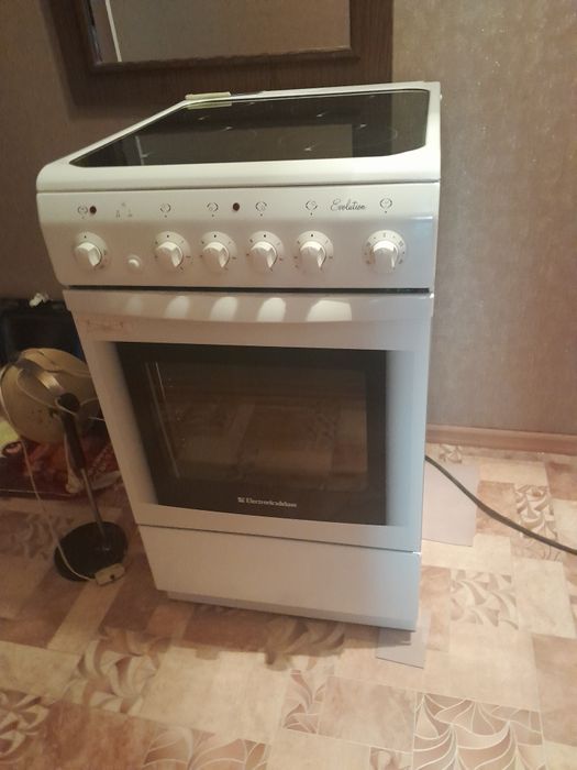 Продам плиту стеклокерамическую