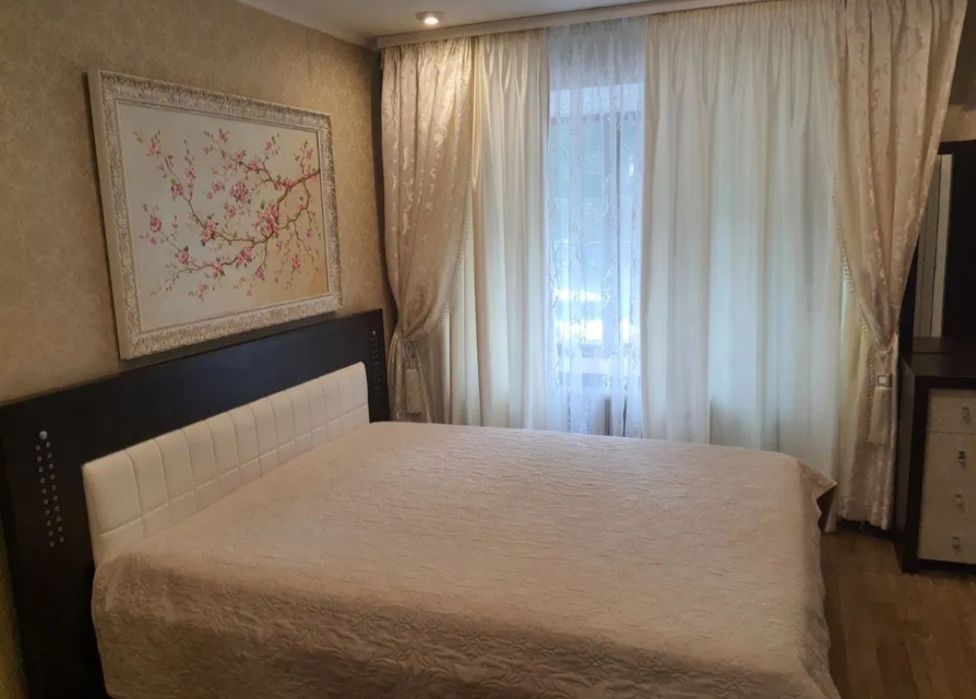 Сарыарка 11-Кенесары,  2 часа 2000