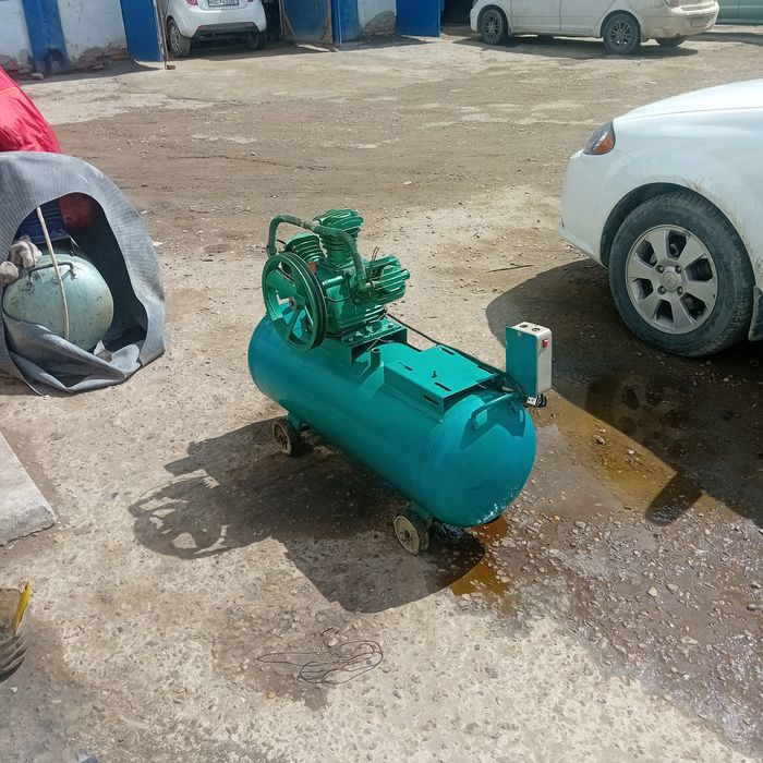 Продам компрессор в хорошем состоянии