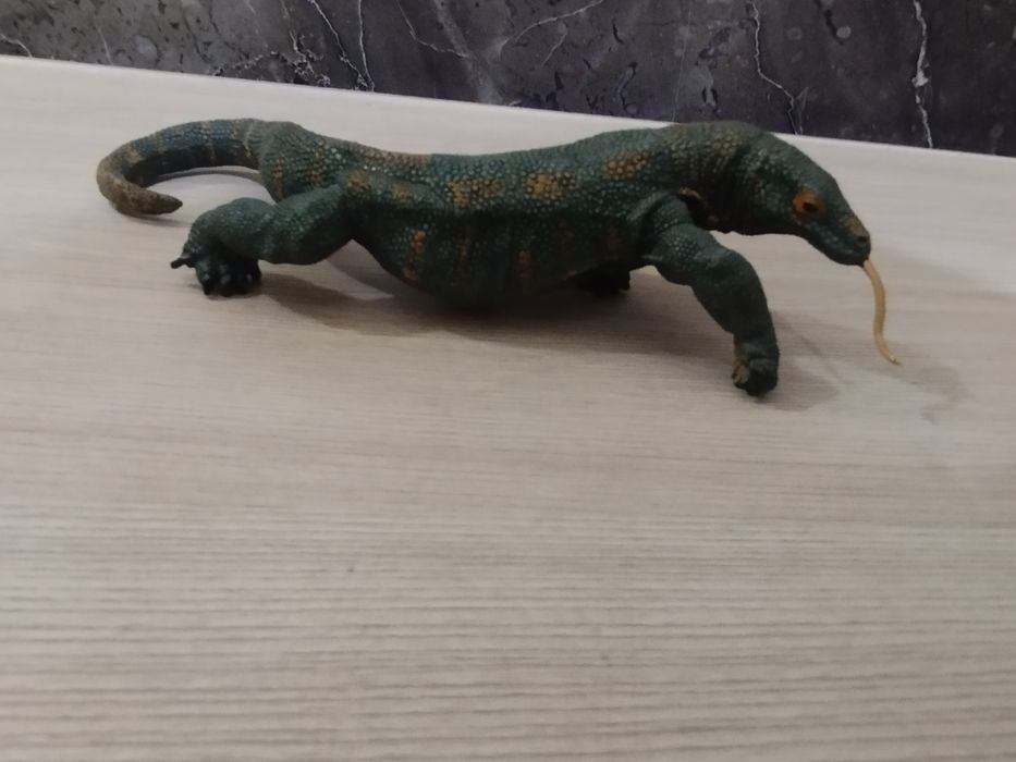 Фигурки рептилий