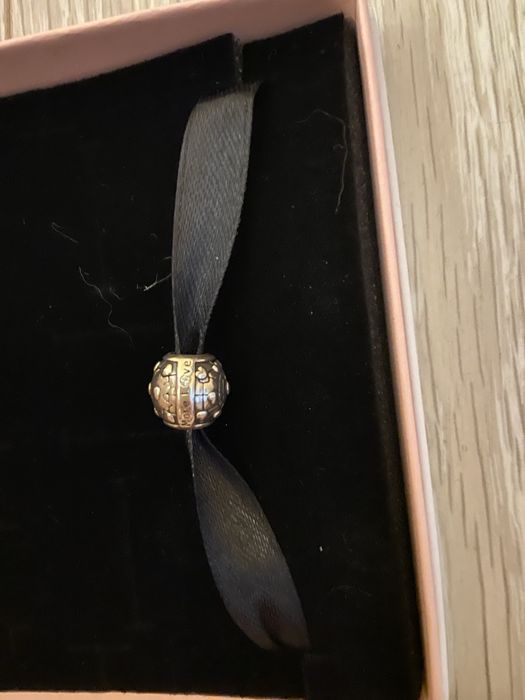 Charm cu diamant Pandora