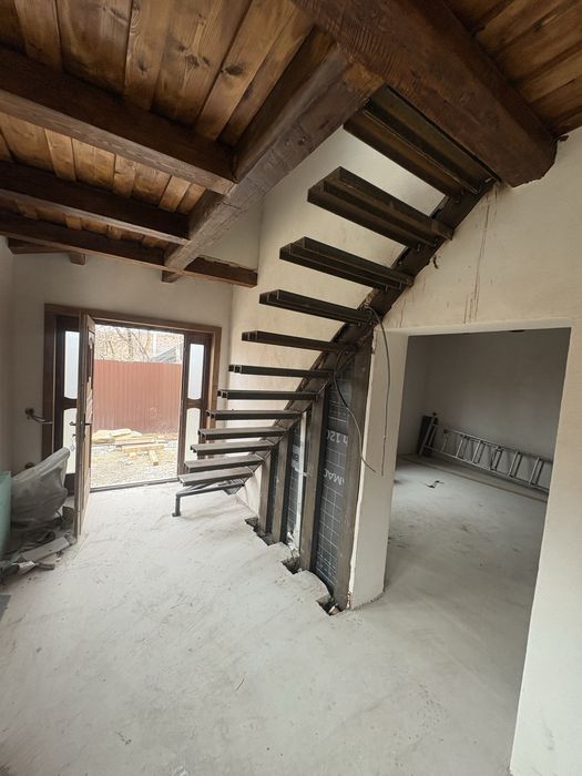 Scară plutitoare / Scară flotantă / Scară metal / confectii metalice