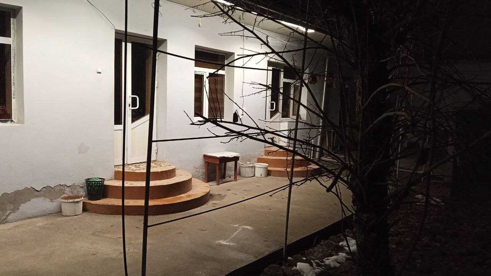 Сдаётся 3+2 комнаты — два дома на одном дворе за МЖК, Нахаловка