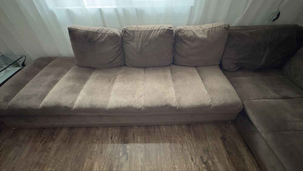 Coltar maro in forma de L