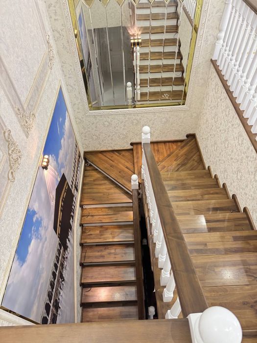 Uy sotiladi moljal keles Zamona restorani roparasida