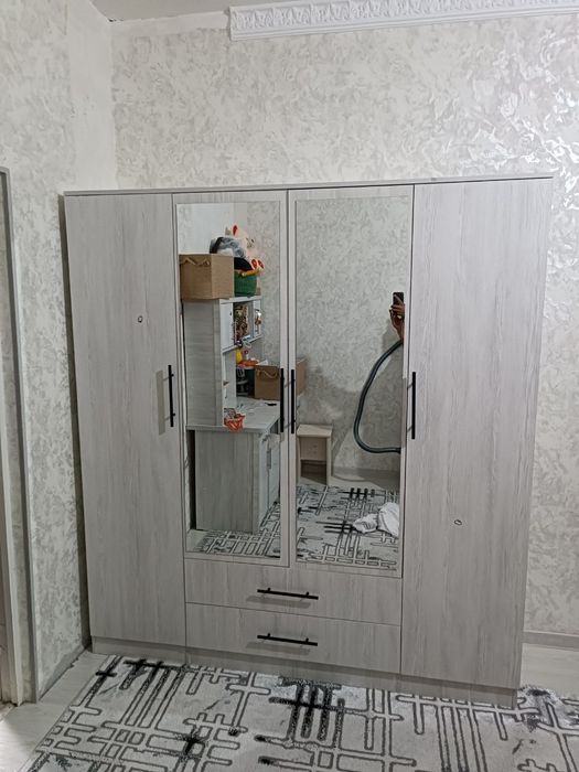 Shkaf sotiladi dastafka ustanovka