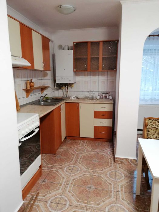 Apartament cu 2 camere de închiriat pe strada Republicii, bloc. 10