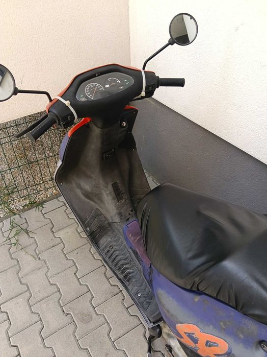 Vând scuter Aprilia SR wave