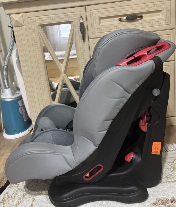 Продам автокресло Olsson