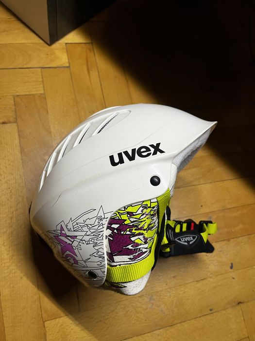 Маркова ски каска UVEX с регулиране – като нова