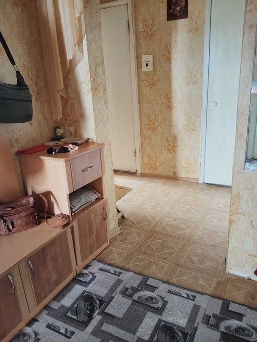 Продам двухкомнатную  квартиру