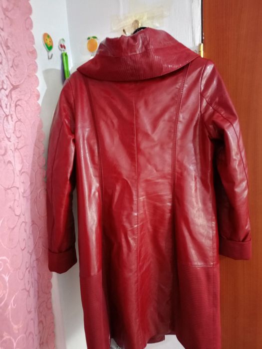 Продам кожаный плащ.