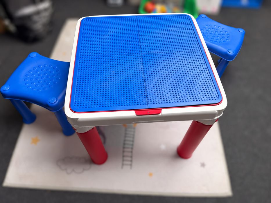 Masa lego cu 2 scaunele