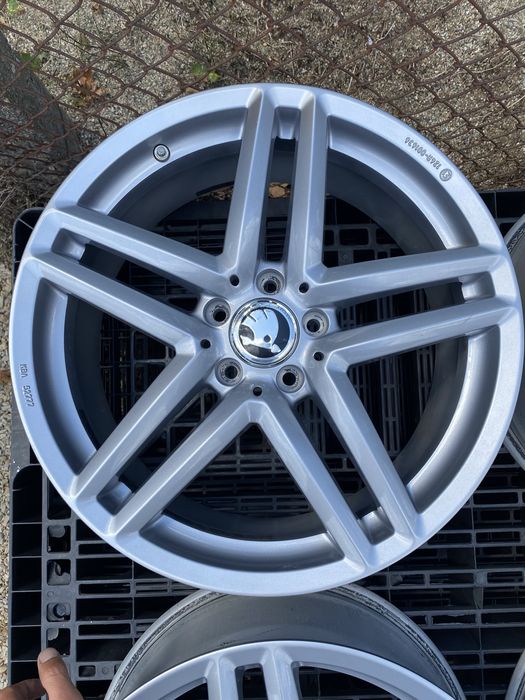 19 цола 5 х 112 мм Фолксваген Пасат , Ауди , Шкода