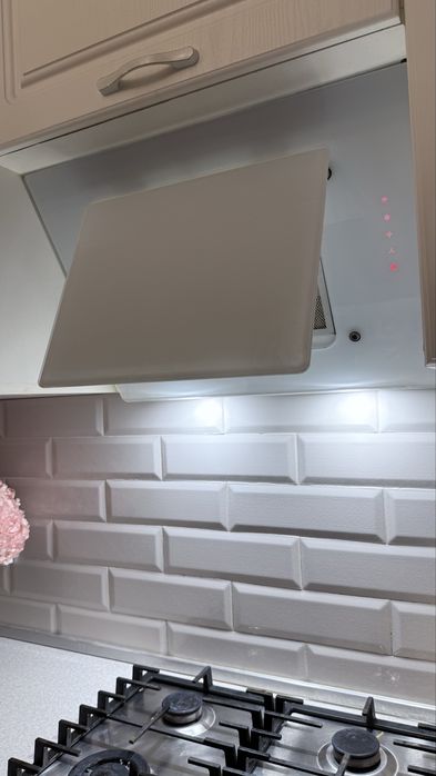 Вытяжка Midea