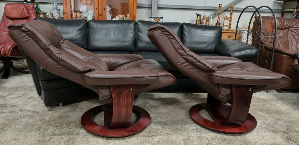 Комплект от две Relax кресла с табуретка от естествена кожа