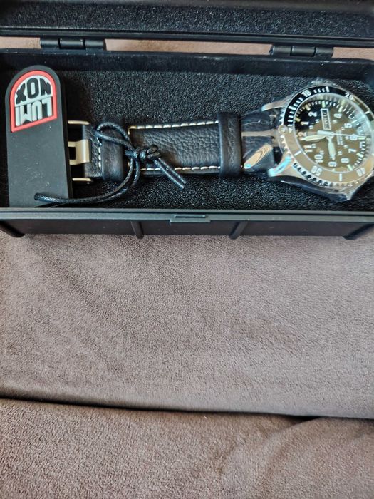 Часовник LUMINOX