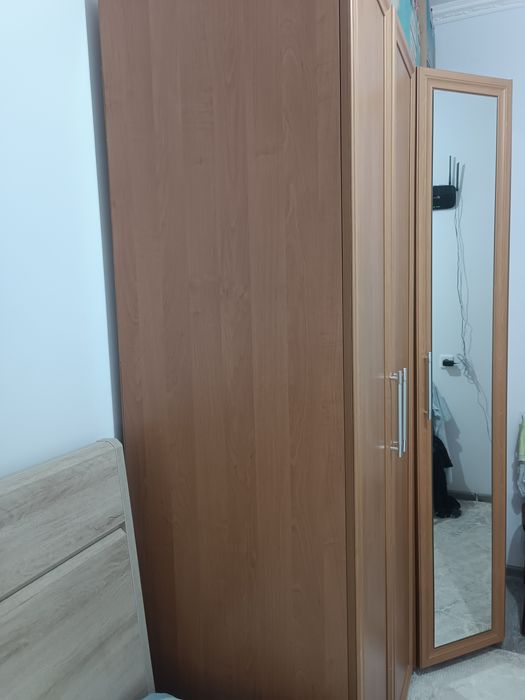 Продам шкаф для одежды с комодом