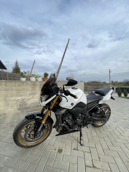 Yamaha fz800 2011 accesorizata + stander spate