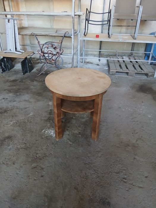 masa rotunda nuc veche