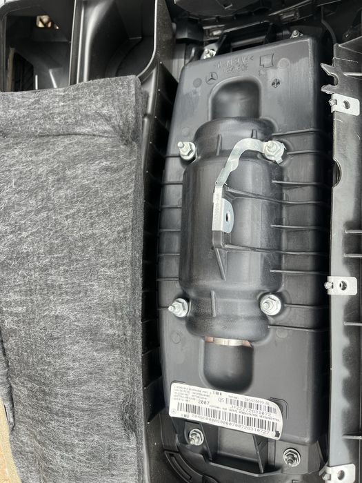 Арматурно табло Mercedes C W204