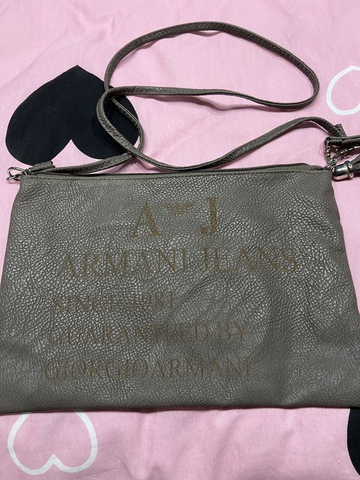 Дамски клъчове,,Armani Jeans” и Versace”