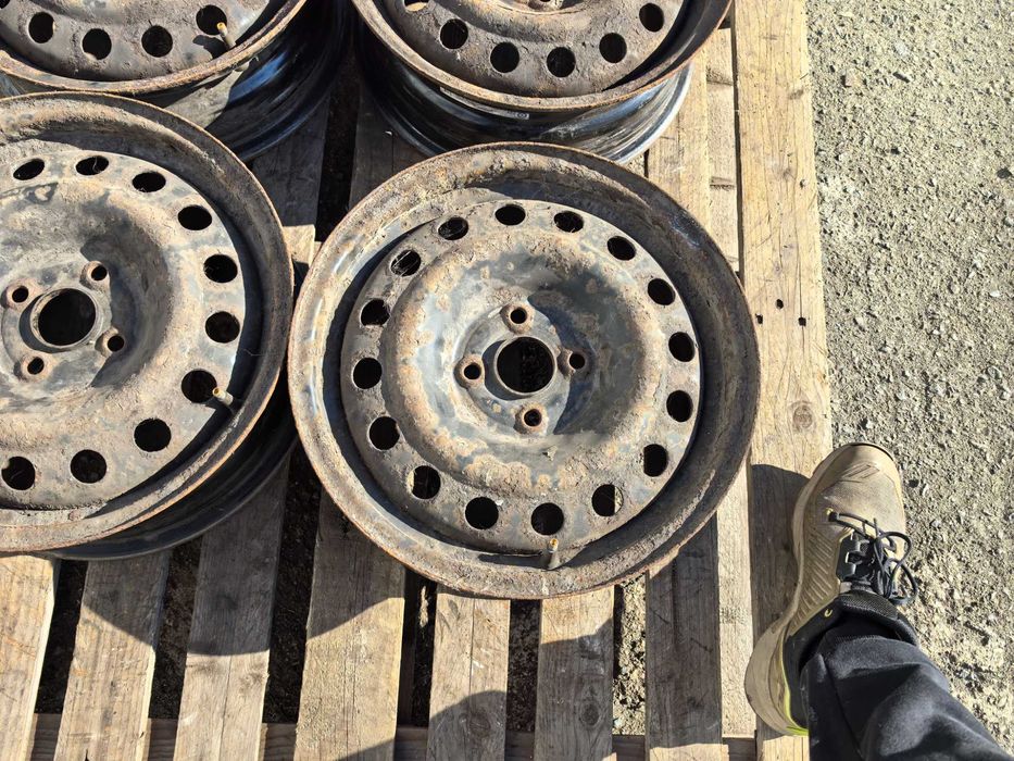 15 цола 4 х 100 мм ТОйота / КИЯ / Хюндай / Мазда / Сузуки - 5,5 Инча