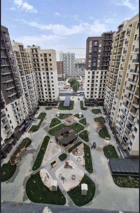 Golden House O’z zamin