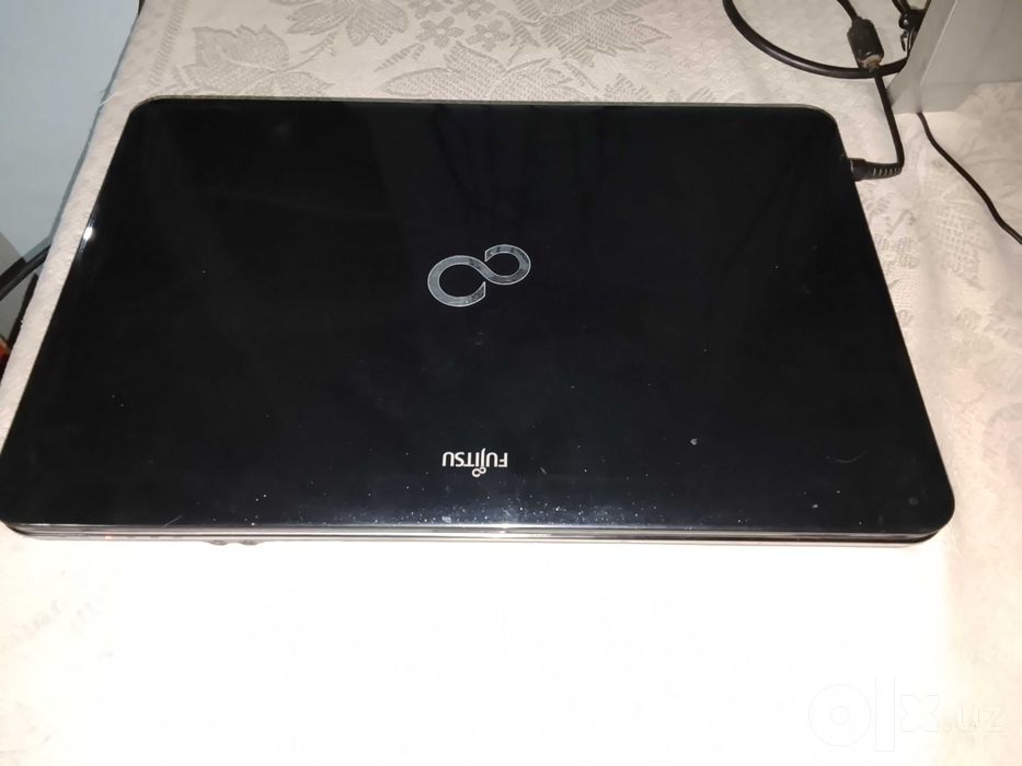 Noutbuk- FUJITSU sotiladi.