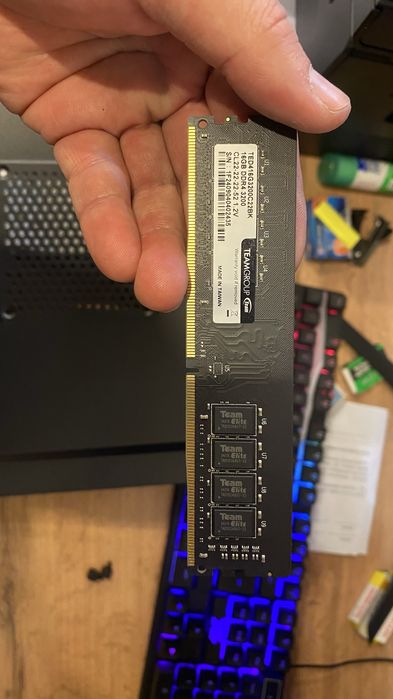 Продам ОЗУ ддр4 16гб 3200