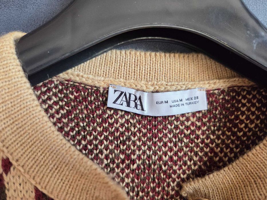Жилетка с вълна на Zara