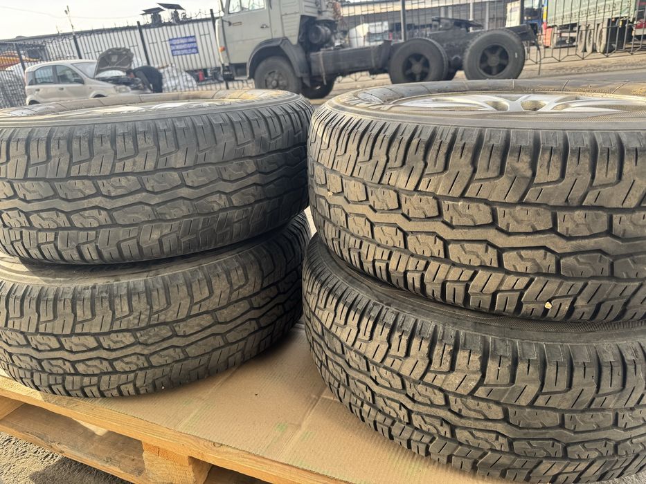 Диски с резиной R17 на Pajero
