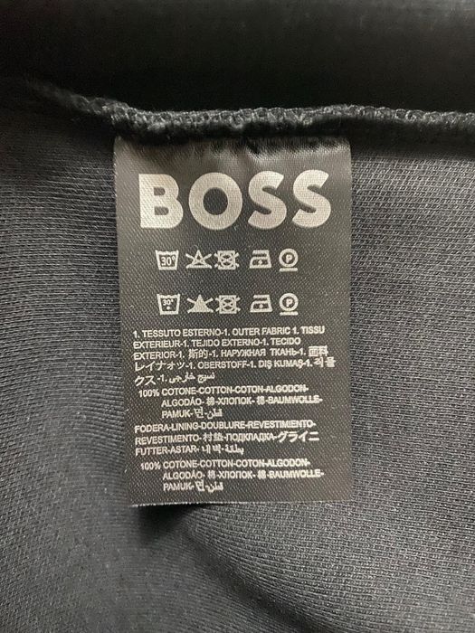 Vând bluza noua de bărbați Boss