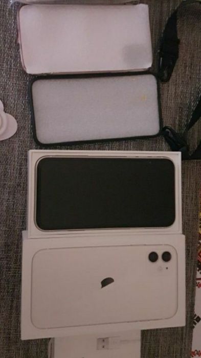 Huse piele si sticla protectie Samsung S4 - S22 Noi